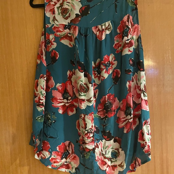 Lucky Brand Green Blouse with Pink Florals Buttoned Style and Mandarin Collar - Picture 2 of 5